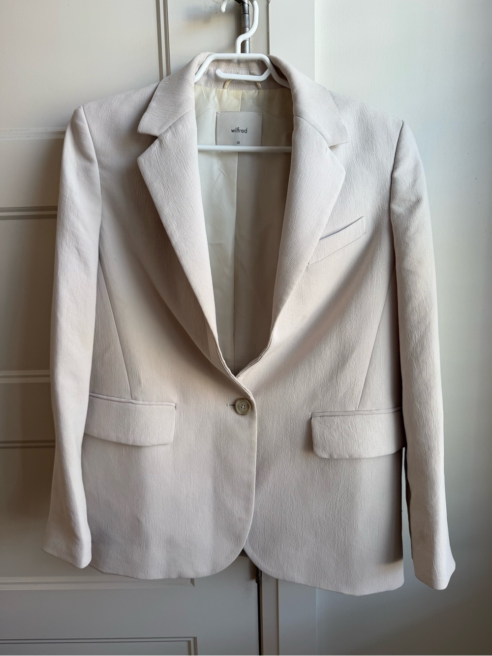 Wilfred Off-White Single-Button Tailored Blazer
